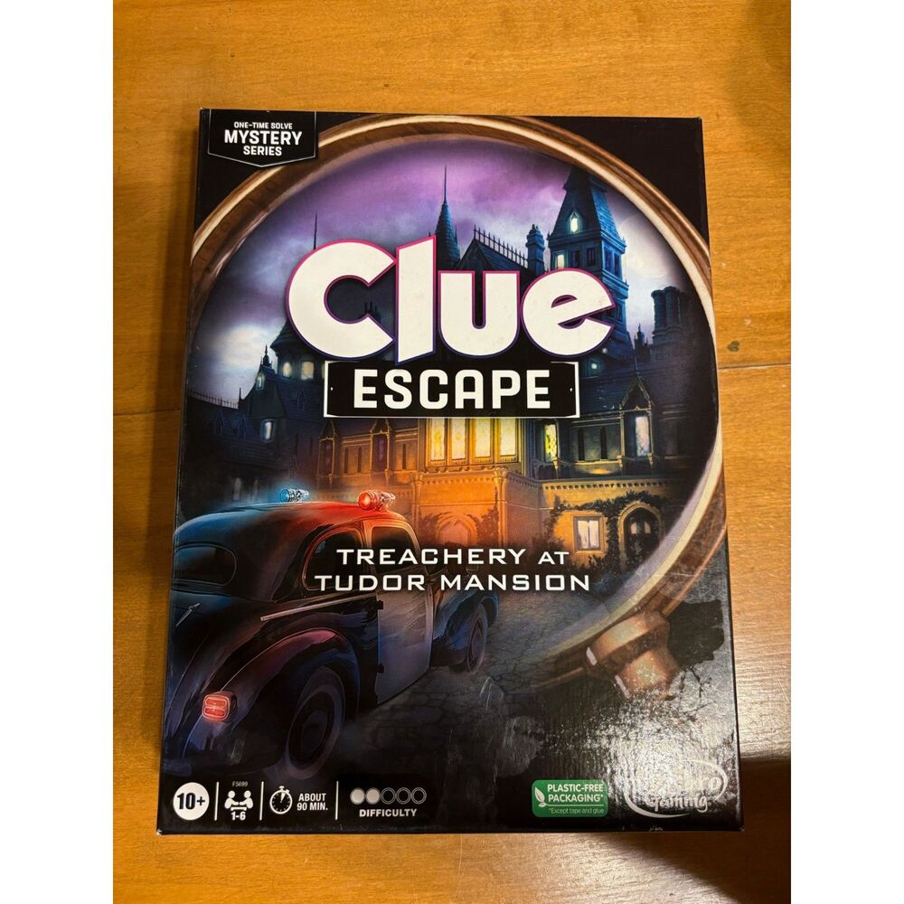 Clue Escape Treachery at Tudor Mansion Complete Played Once F5699